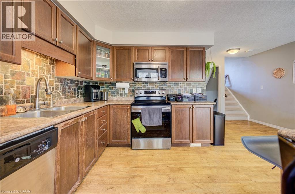 110 ACTIVA Avenue Unit# E34, Kitchener, Ontario, N2E3T3 — Photo 8