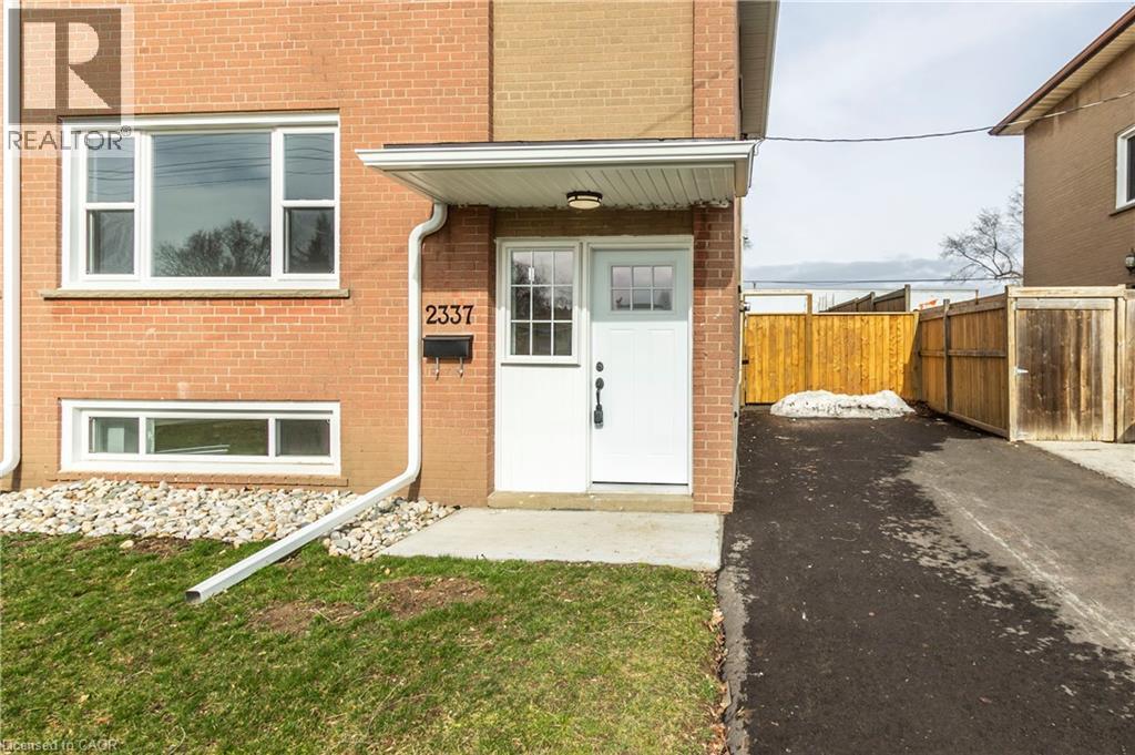 2337 BARCLAY Road, Burlington, Ontario, L7R2B7 — Photo 2