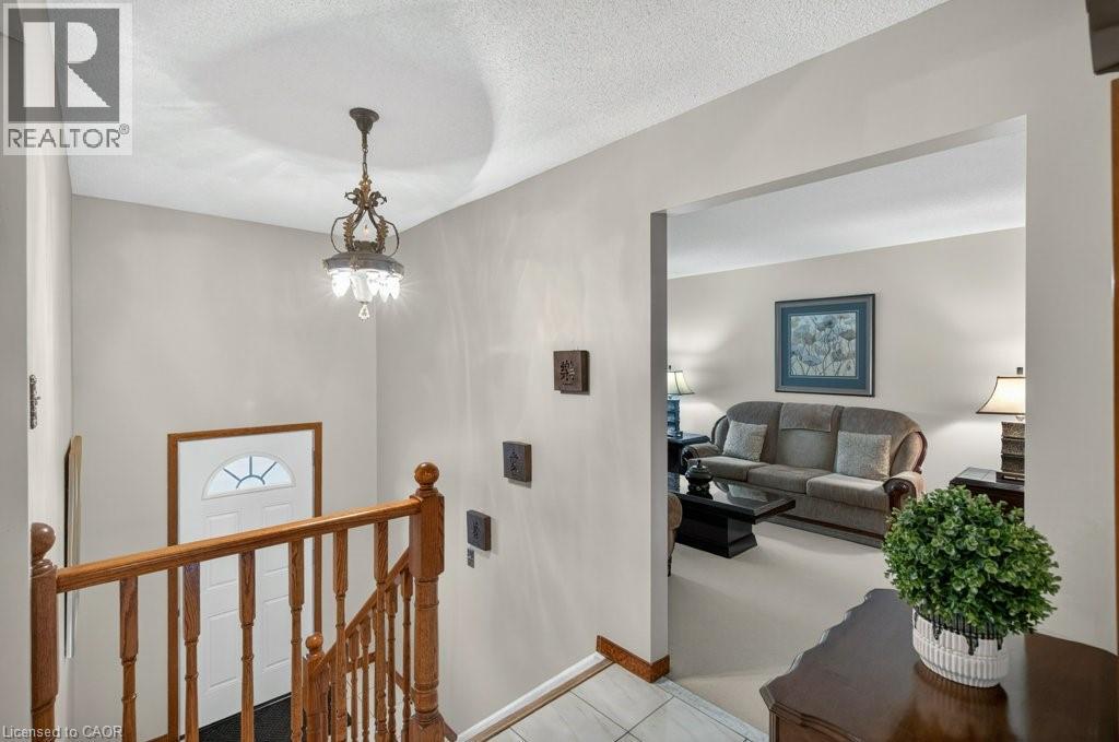 190 DESCHENE Avenue, Hamilton, Ontario, L9A3K2 — Photo 9