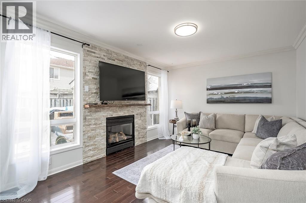 599 CAVERHILL Crescent, Milton, Ontario, L9T5K1 — Photo 10