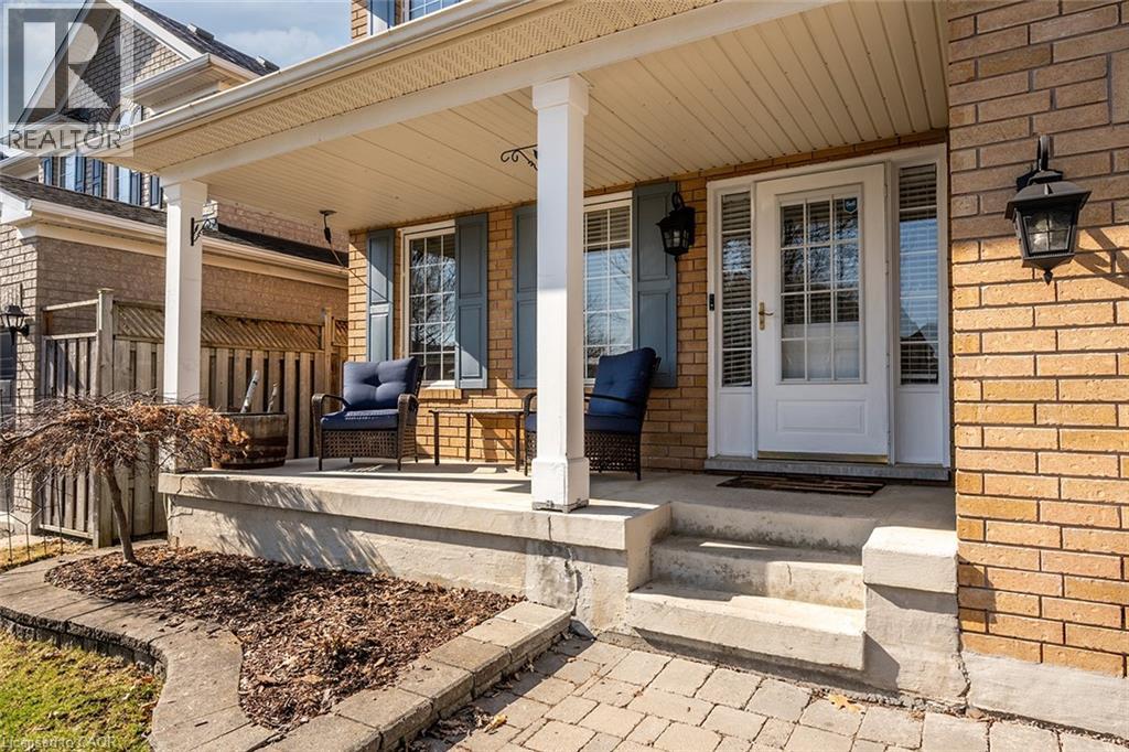 599 CAVERHILL Crescent, Milton, Ontario, L9T5K1 — Photo 2