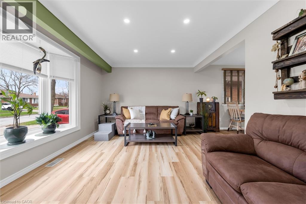 7506 JUBILEE Drive, Niagara Falls, Ontario, L2G7J5 — Photo 3
