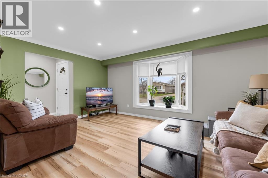 7506 JUBILEE Drive, Niagara Falls, Ontario, L2G7J5 — Photo 4