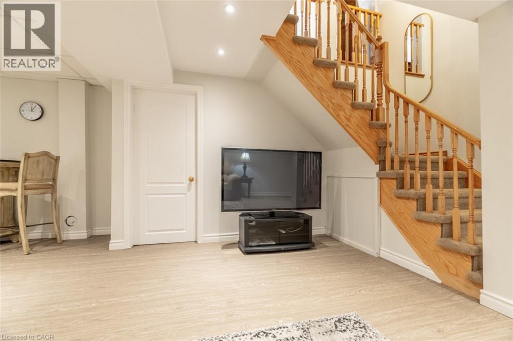 70 MORRISON Crescent, Grimsby, Ontario, L3M5K5 — Photo 18