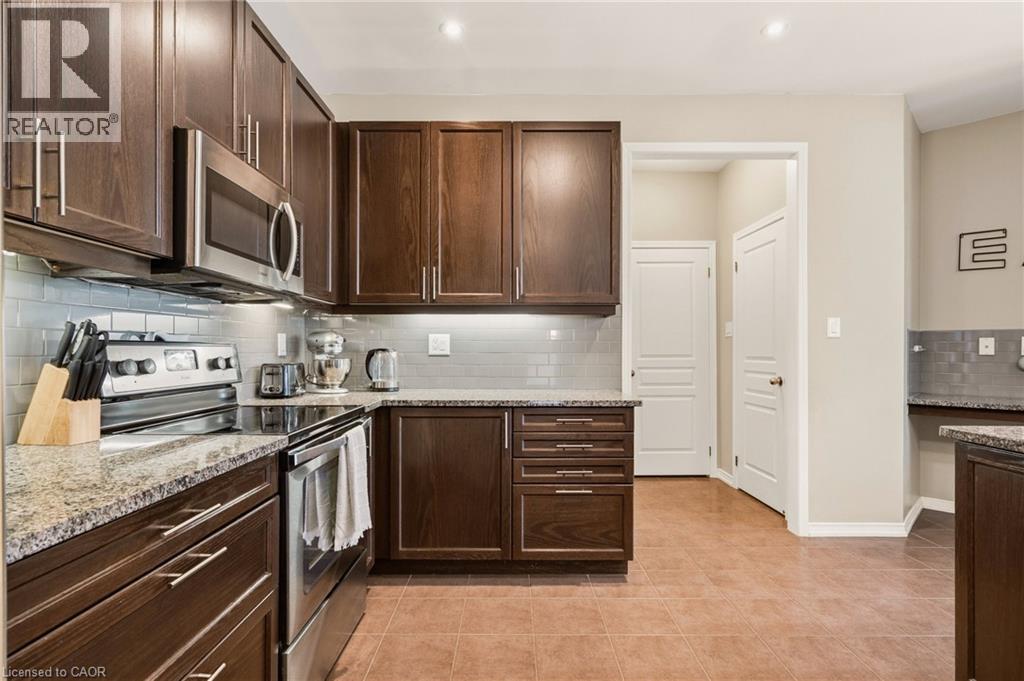 42 YAGER Drive, Binbrook, Ontario, L0R1C0 — Photo 10