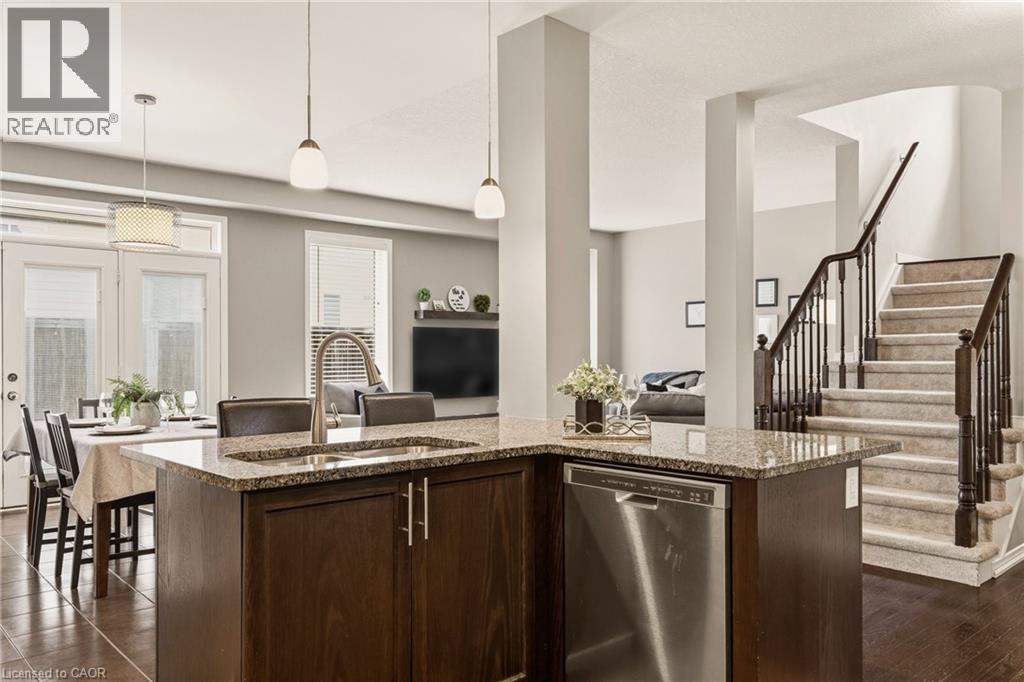 42 YAGER Drive, Binbrook, Ontario, L0R1C0 — Photo 11