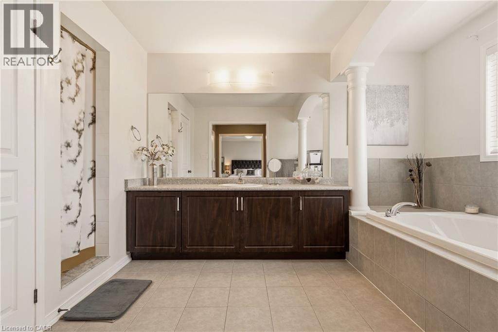 42 YAGER Drive, Binbrook, Ontario, L0R1C0 — Photo 24