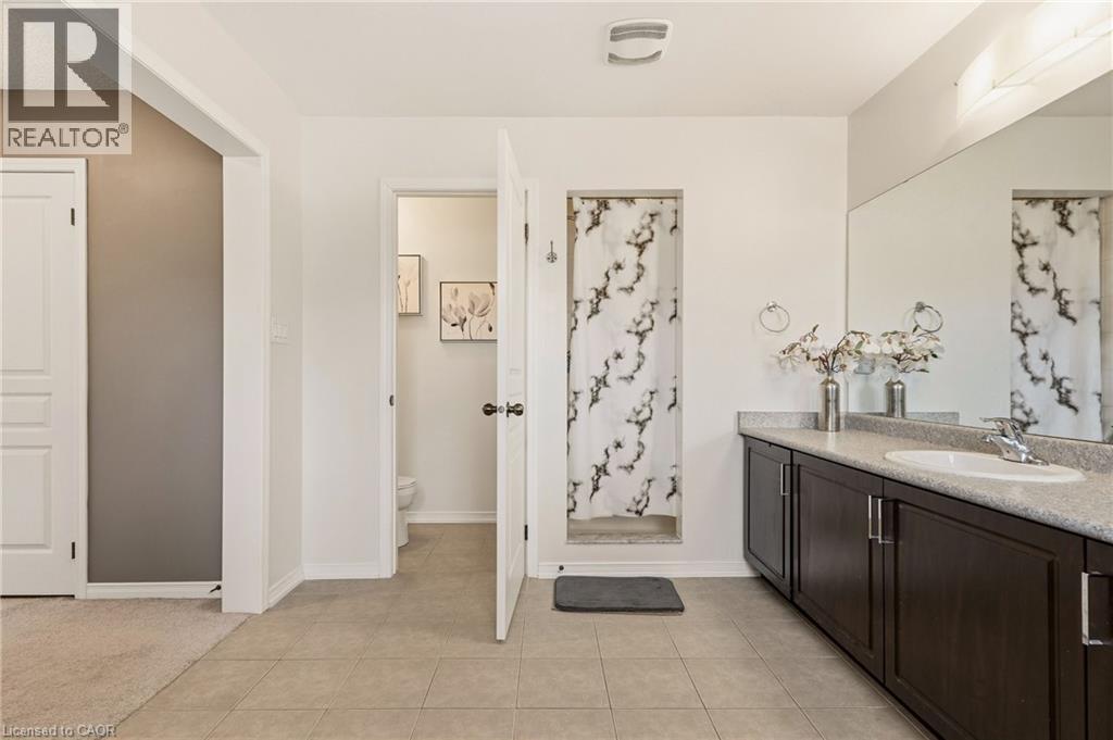 42 YAGER Drive, Binbrook, Ontario, L0R1C0 — Photo 26