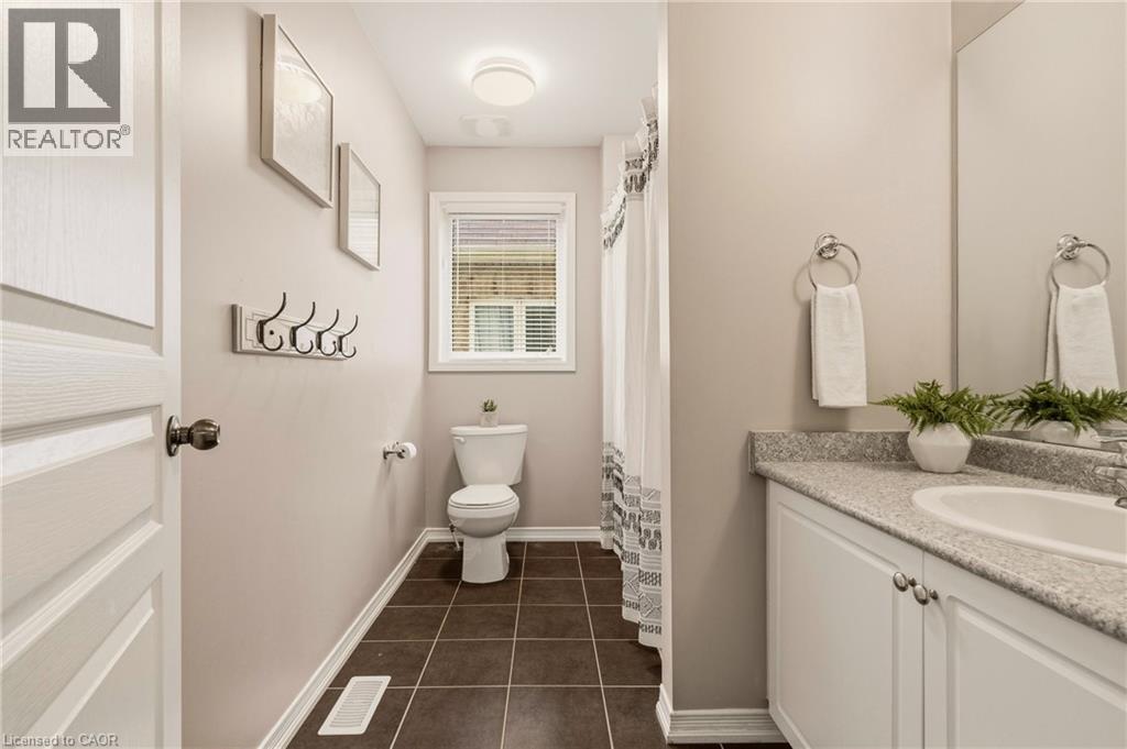 42 YAGER Drive, Binbrook, Ontario, L0R1C0 — Photo 32