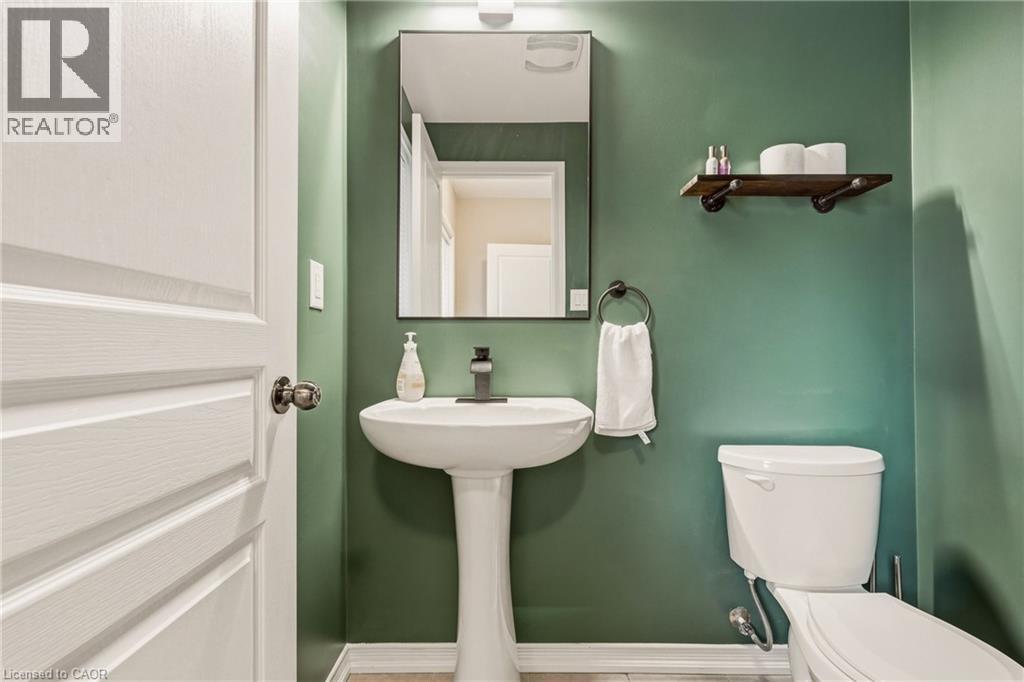 42 YAGER Drive, Binbrook, Ontario, L0R1C0 — Photo 35