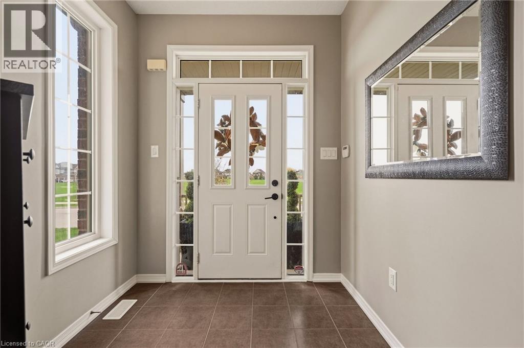 42 YAGER Drive, Binbrook, Ontario, L0R1C0 — Photo 5