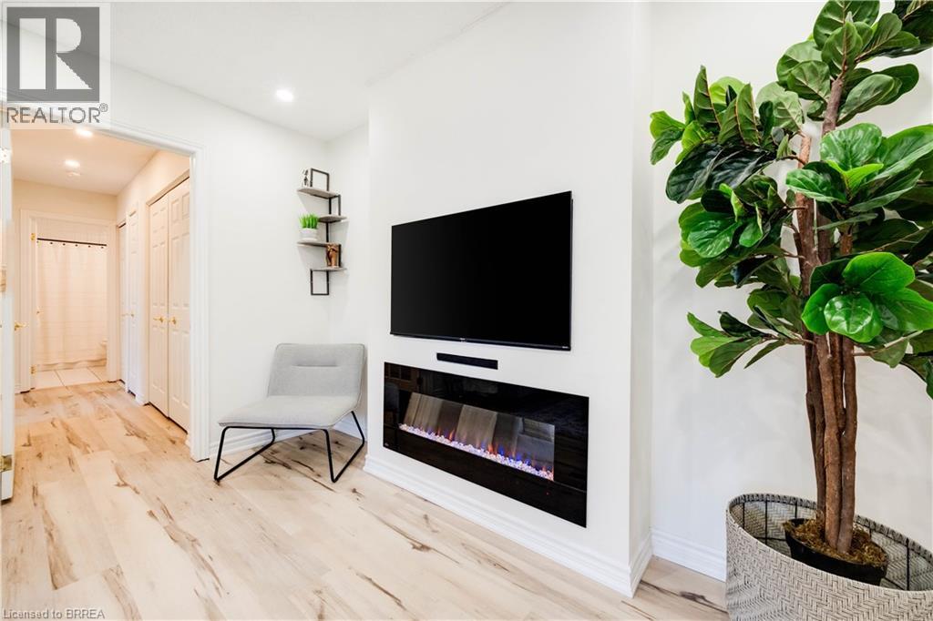 608 GREY Street Unit# 4, Brantford, Ontario, N3S4Y1 — Photo 11