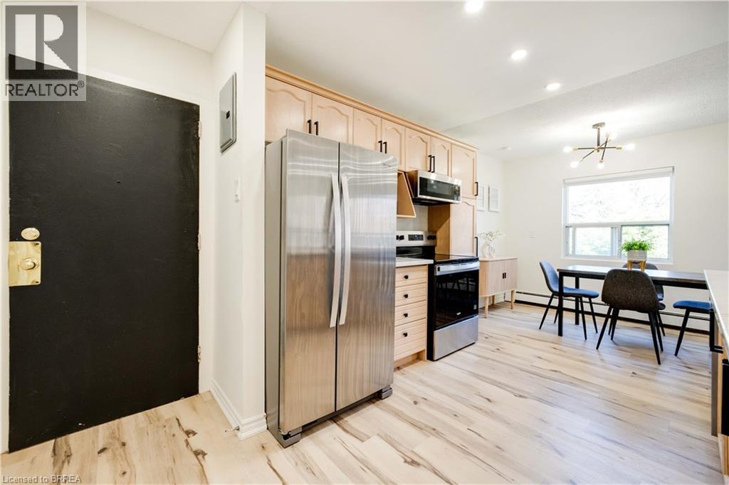 608 GREY Street Unit# 4, Brantford, Ontario, N3S4Y1 — Photo 3