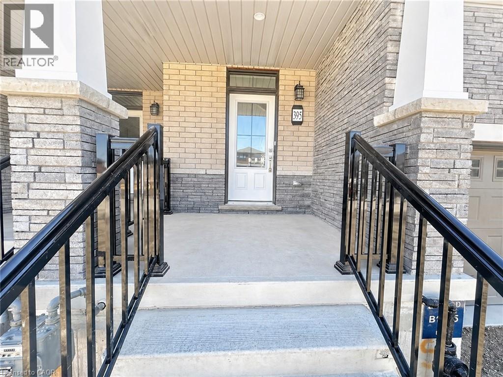 395 STARLIGHT Avenue, Breslau, Ontario, N0B1M0 — Photo 2