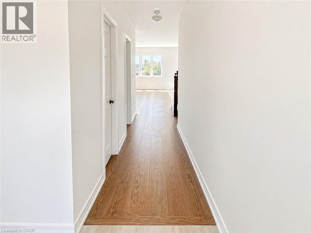 395 STARLIGHT Avenue, Breslau, Ontario, N0B1M0 — Photo 3