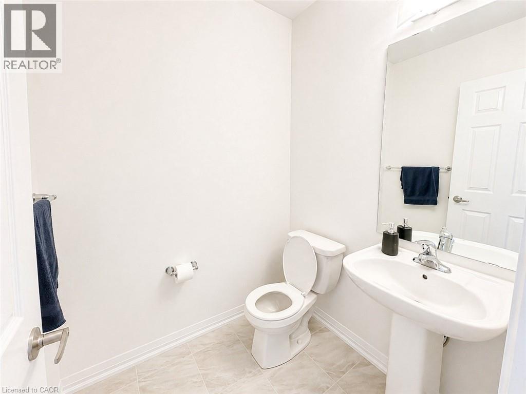 395 STARLIGHT Avenue, Breslau, Ontario, N0B1M0 — Photo 6