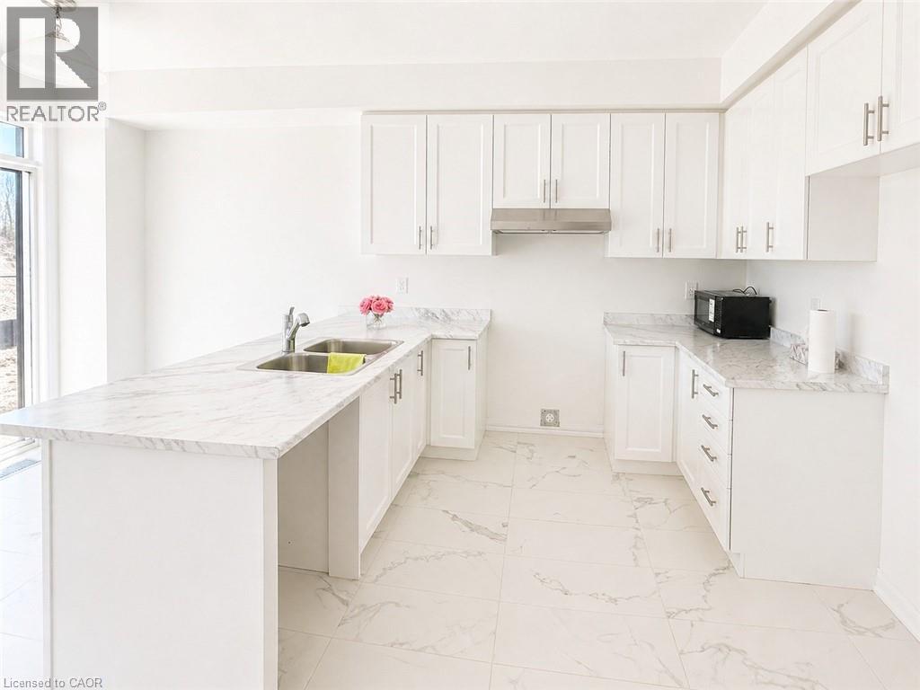 395 STARLIGHT Avenue, Breslau, Ontario, N0B1M0 — Photo 9