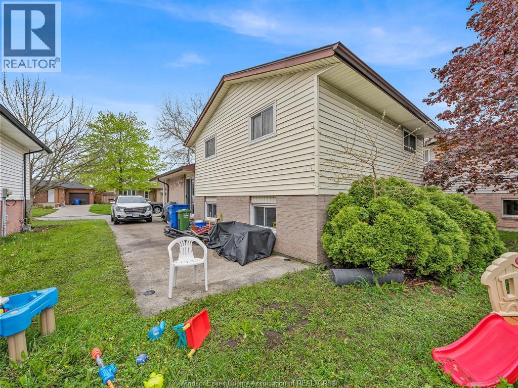1493 AZALIA CRESCENT, Windsor, Ontario, N8W5C5 — Photo 9