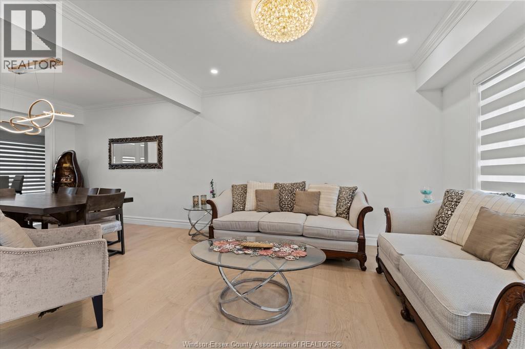 570 ORCHARD CRESCENT, Windsor, Ontario, N9E0B2 — Photo 3