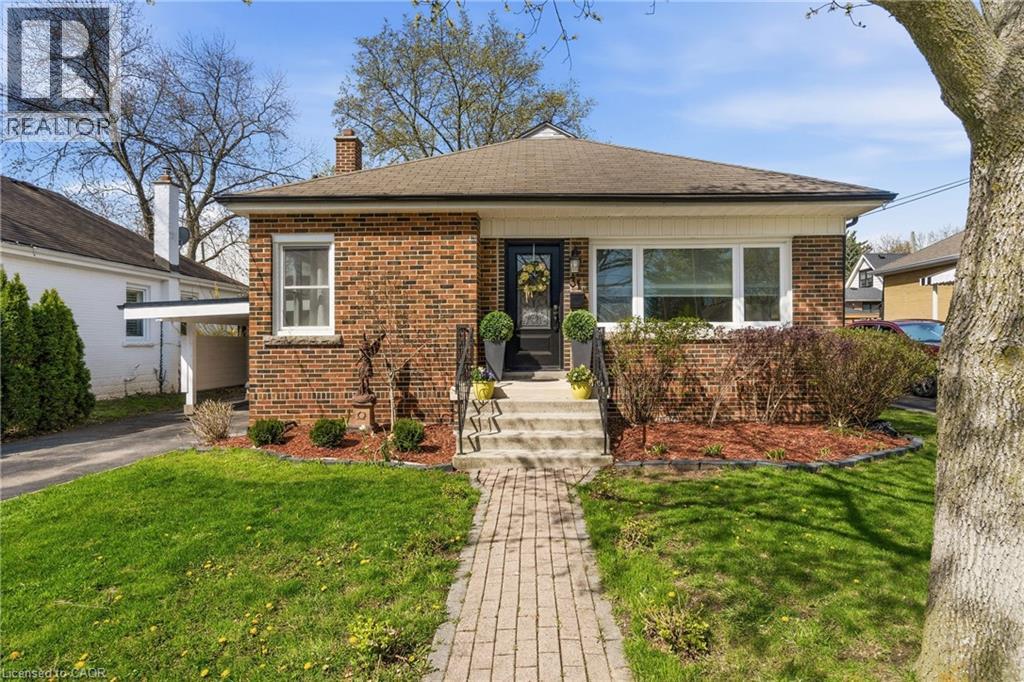 31 CAMERON Avenue, Dundas, Ontario, L9H1P6 — Photo 2