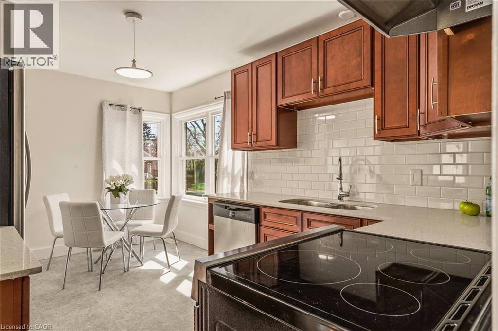 31 CAMERON Avenue, Dundas, Ontario, L9H1P6 — Photo 9