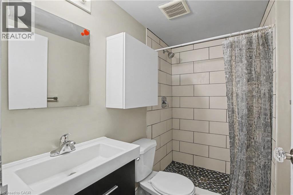 63 CONROY Crescent Unit# 52, Guelph, Ontario, N1G2V5 — Photo 18