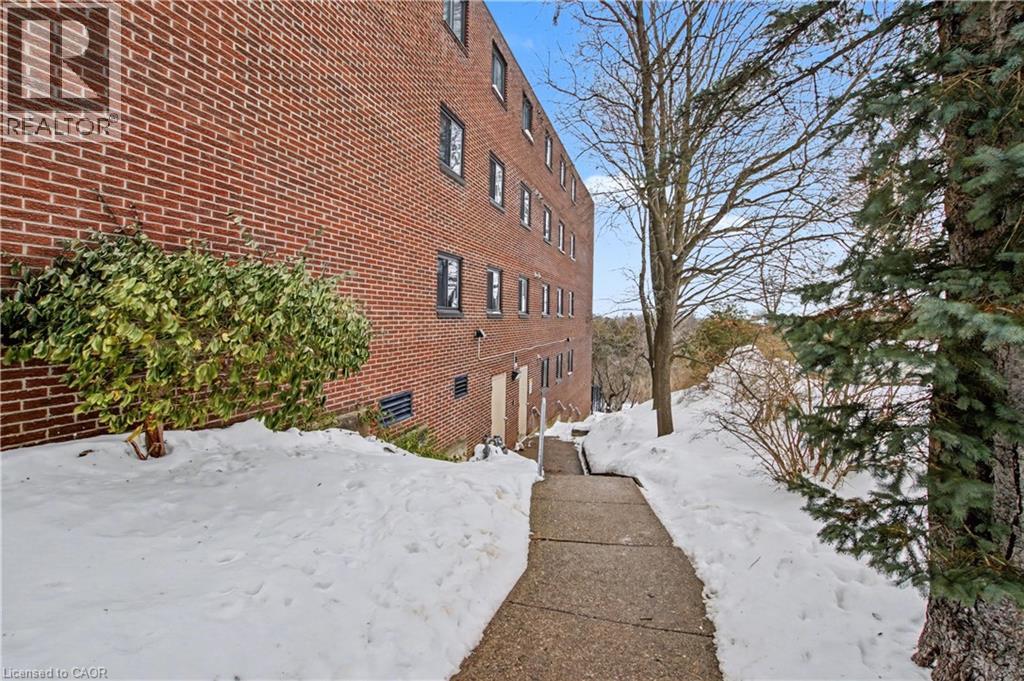 63 CONROY Crescent Unit# 52, Guelph, Ontario, N1G2V5 — Photo 22