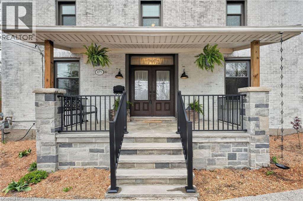 671 HARVEST Road, Dundas, Ontario, L9H5K3 — Photo 3