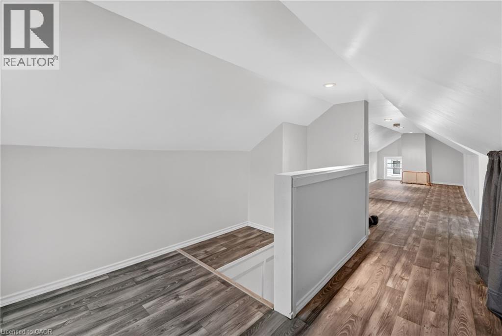 671 HARVEST Road, Dundas, Ontario, L9H5K3 — Photo 39