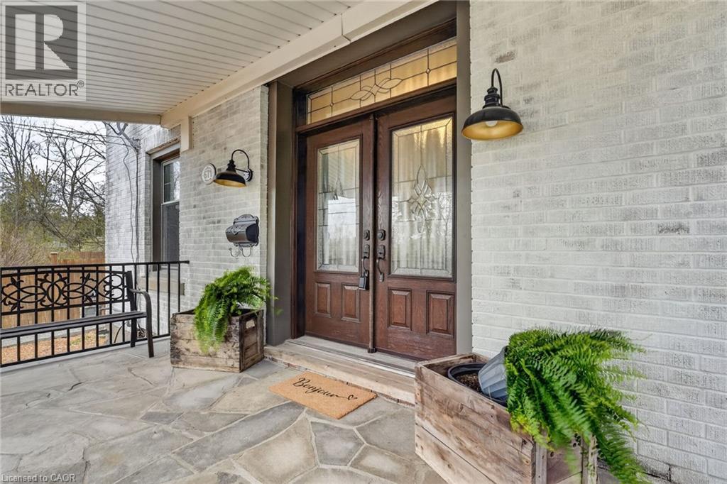 671 HARVEST Road, Dundas, Ontario, L9H5K3 — Photo 4