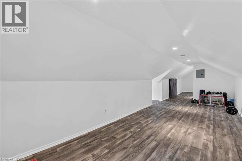 671 HARVEST Road, Dundas, Ontario, L9H5K3 — Photo 40