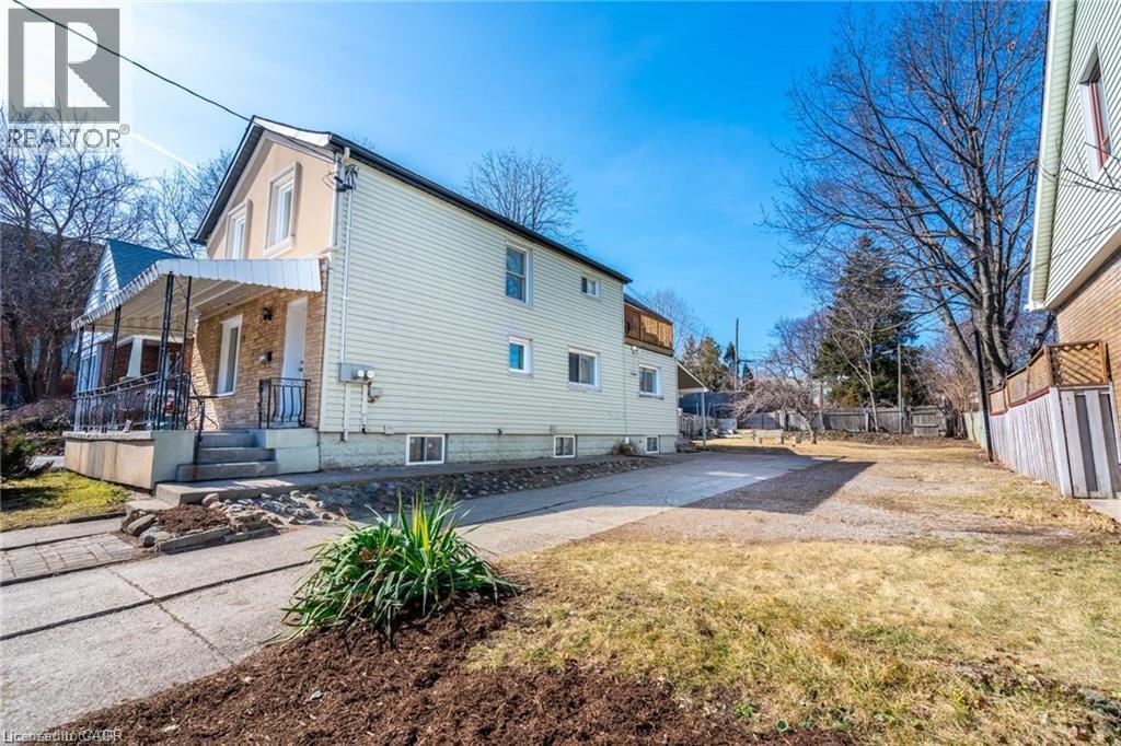 153 STRATHCONA Avenue N, Hamilton, Ontario, L8R3C4 — Photo 3