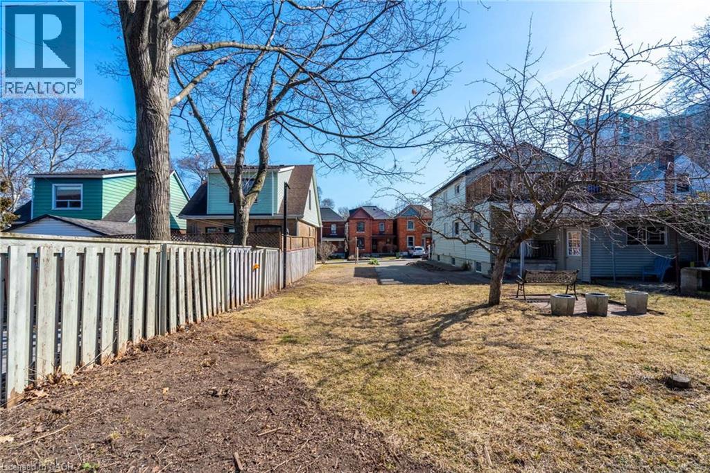 153 STRATHCONA Avenue N, Hamilton, Ontario, L8R3C4 — Photo 5
