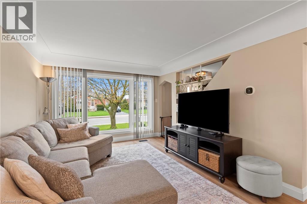 11 FERRARA Street, Hamilton, Ontario, L8T4C1 — Photo 11