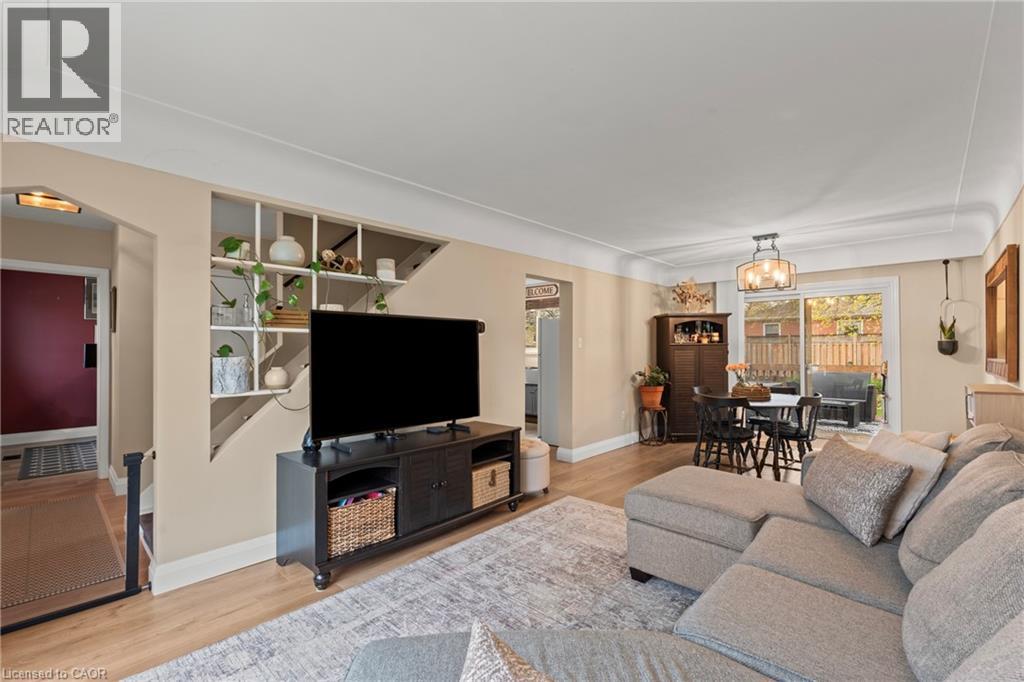 11 FERRARA Street, Hamilton, Ontario, L8T4C1 — Photo 12