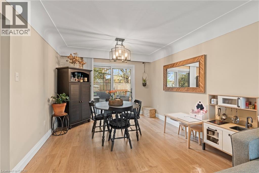 11 FERRARA Street, Hamilton, Ontario, L8T4C1 — Photo 13