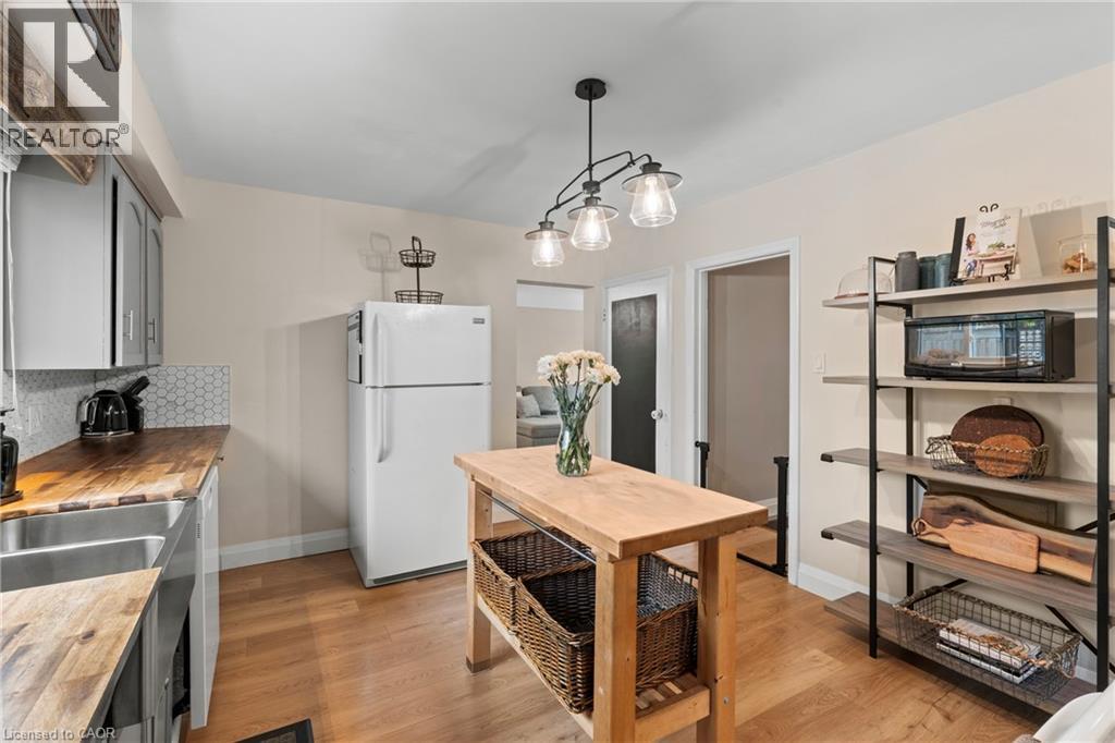 11 FERRARA Street, Hamilton, Ontario, L8T4C1 — Photo 17