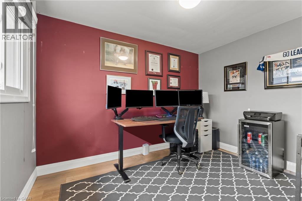 11 FERRARA Street, Hamilton, Ontario, L8T4C1 — Photo 20