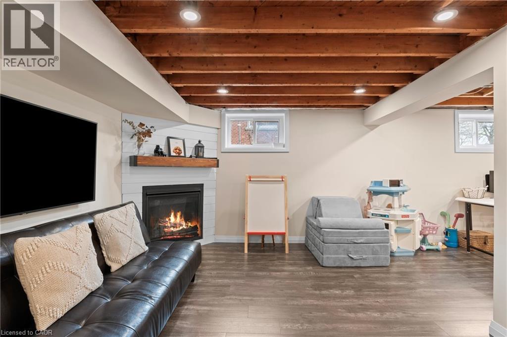 11 FERRARA Street, Hamilton, Ontario, L8T4C1 — Photo 30