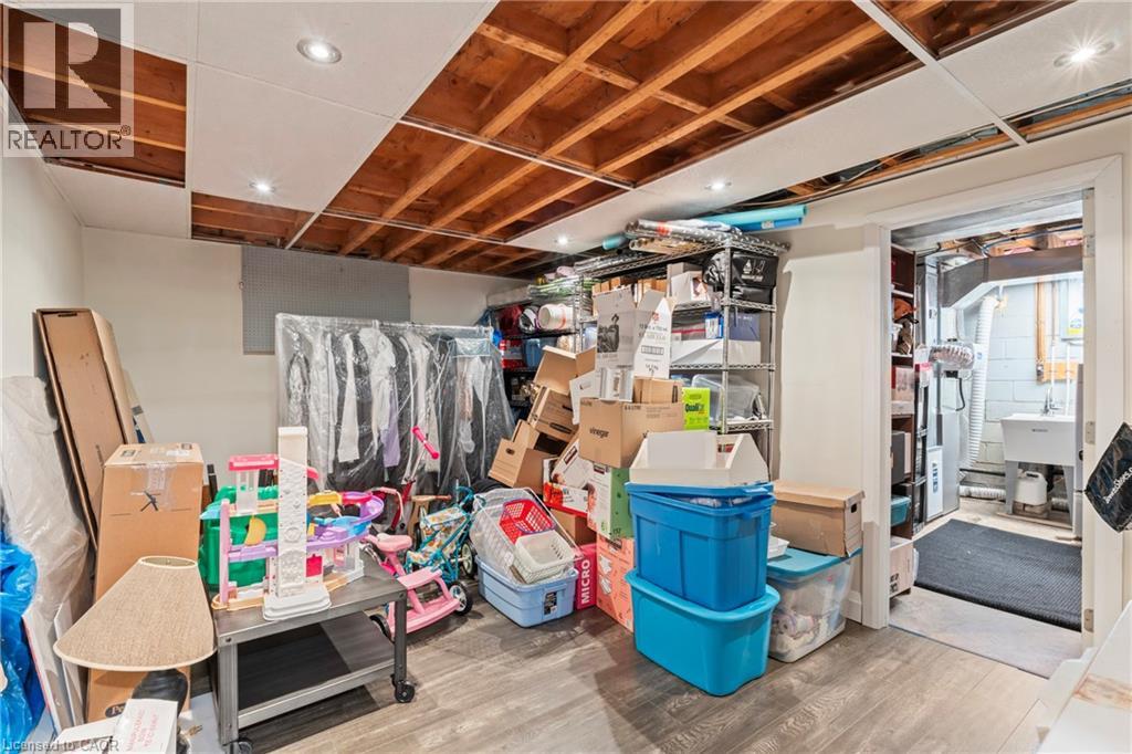 11 FERRARA Street, Hamilton, Ontario, L8T4C1 — Photo 34