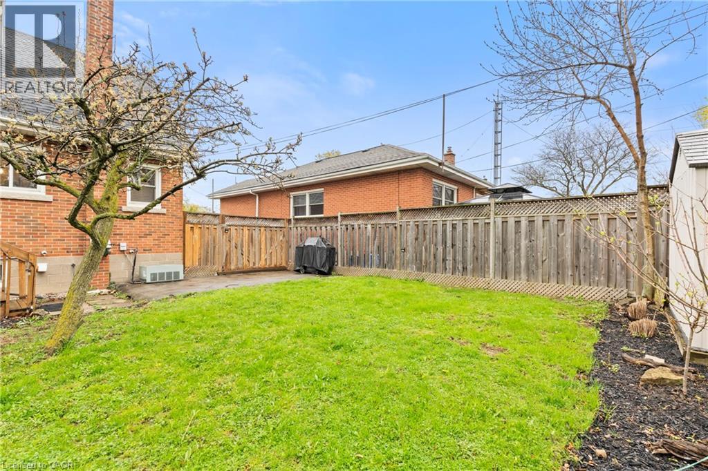 11 FERRARA Street, Hamilton, Ontario, L8T4C1 — Photo 40