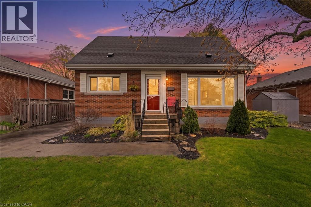 11 FERRARA Street, Hamilton, Ontario, L8T4C1 — Photo 5