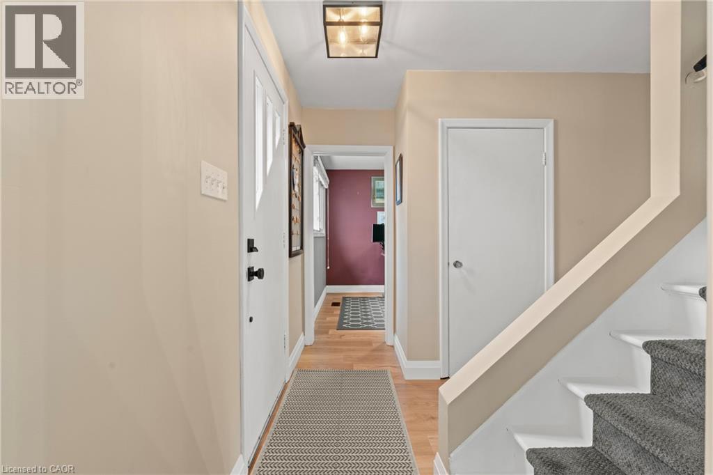 11 FERRARA Street, Hamilton, Ontario, L8T4C1 — Photo 8