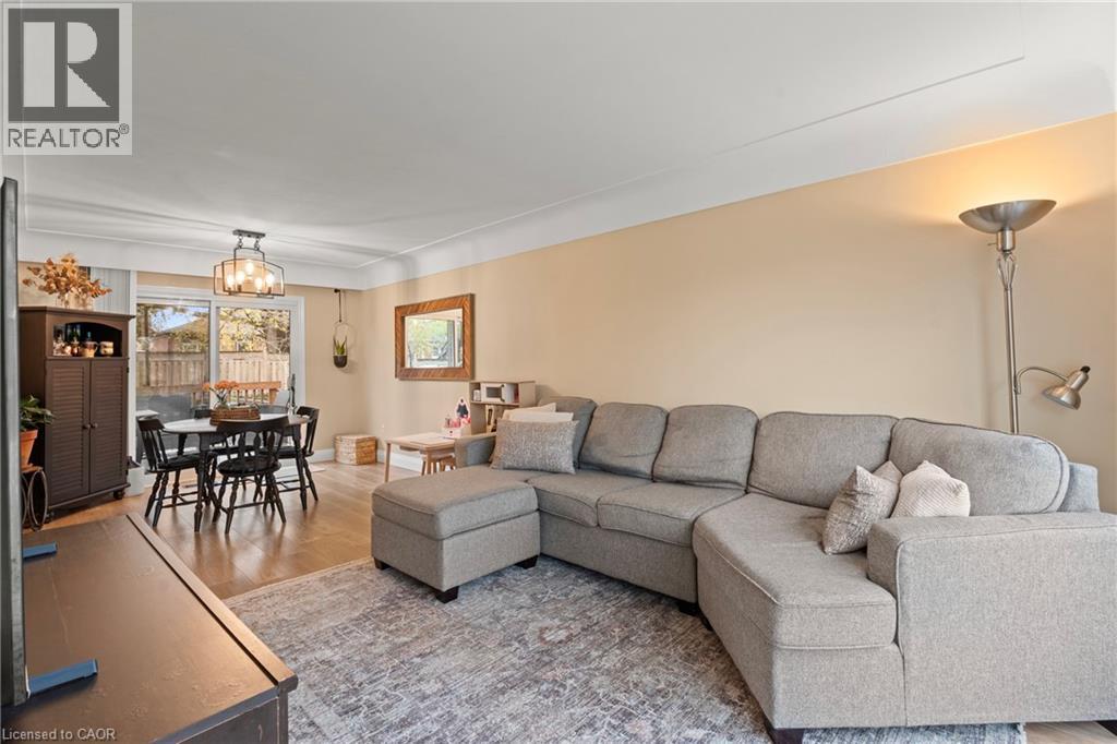 11 FERRARA Street, Hamilton, Ontario, L8T4C1 — Photo 9