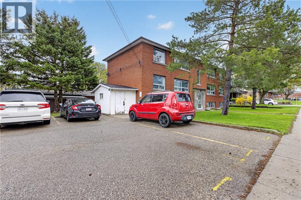 72 HOFFMAN Street, Kitchener, Ontario, N2M3M9 — Photo 3