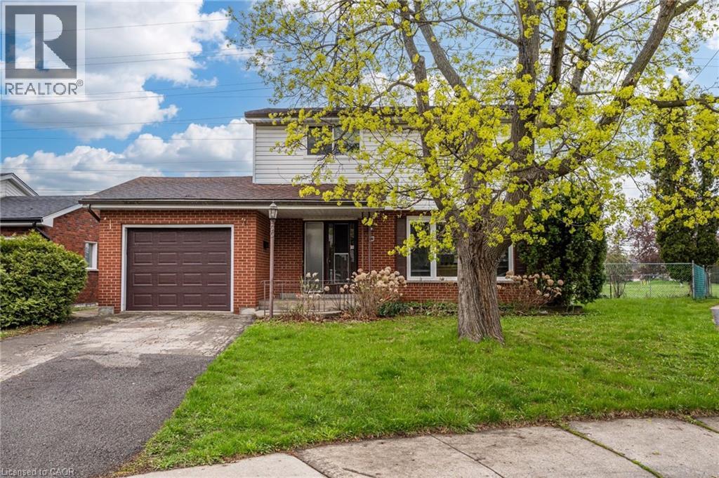 55 YARMOUTH Court, Hamilton, Ontario, L8S3E2 — Photo 3