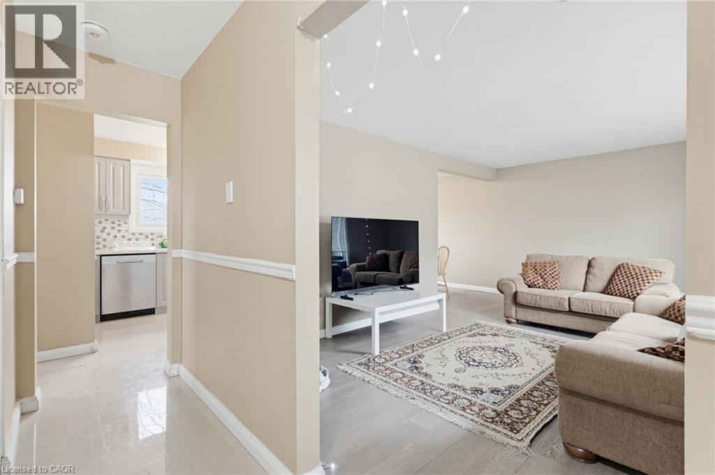 55 YARMOUTH Court, Hamilton, Ontario, L8S3E2 — Photo 7