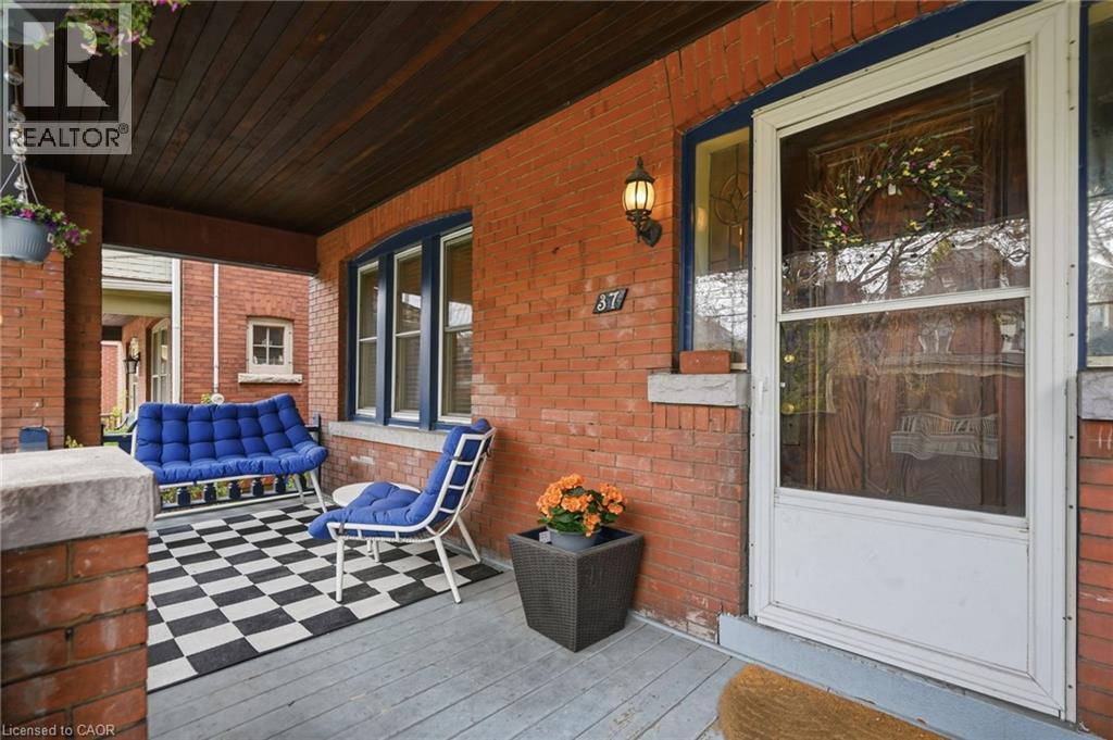 37 CONNAUGHT Avenue S, Hamilton, Ontario, L8M3C3 — Photo 4