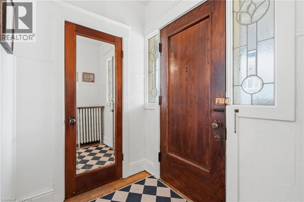 37 CONNAUGHT Avenue S, Hamilton, Ontario, L8M3C3 — Photo 5
