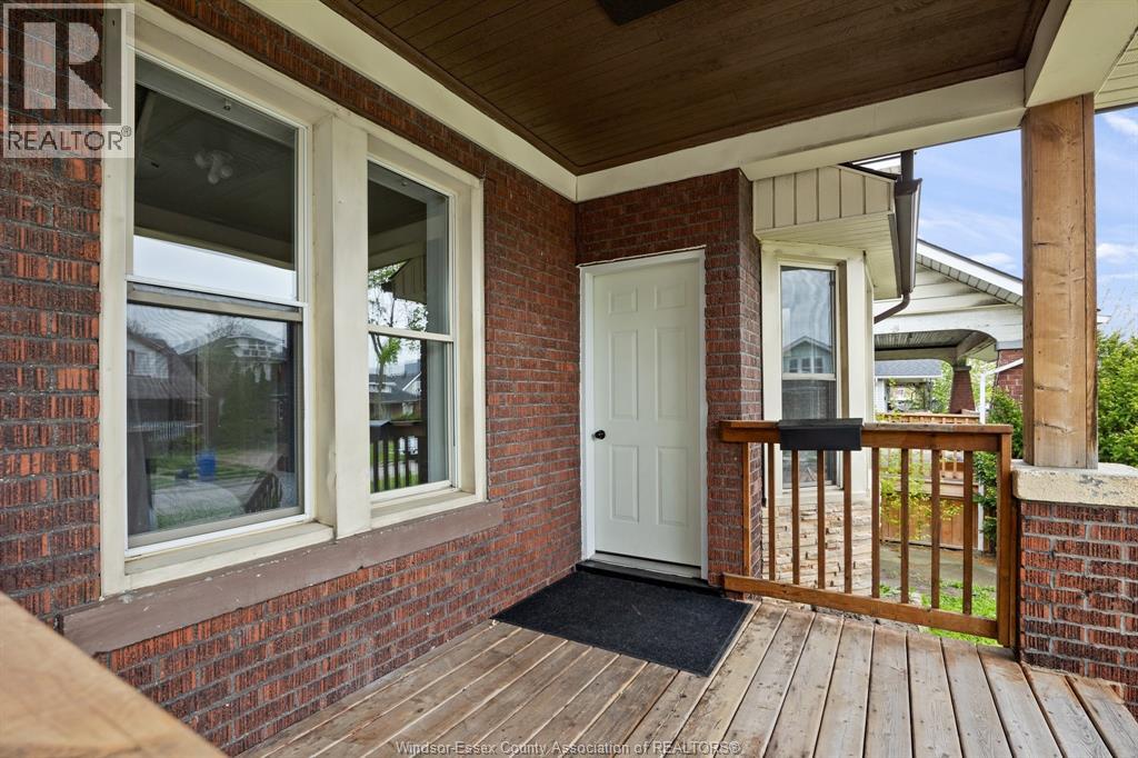 520 RANKIN, Windsor, Ontario, N9B2R7 — Photo 2